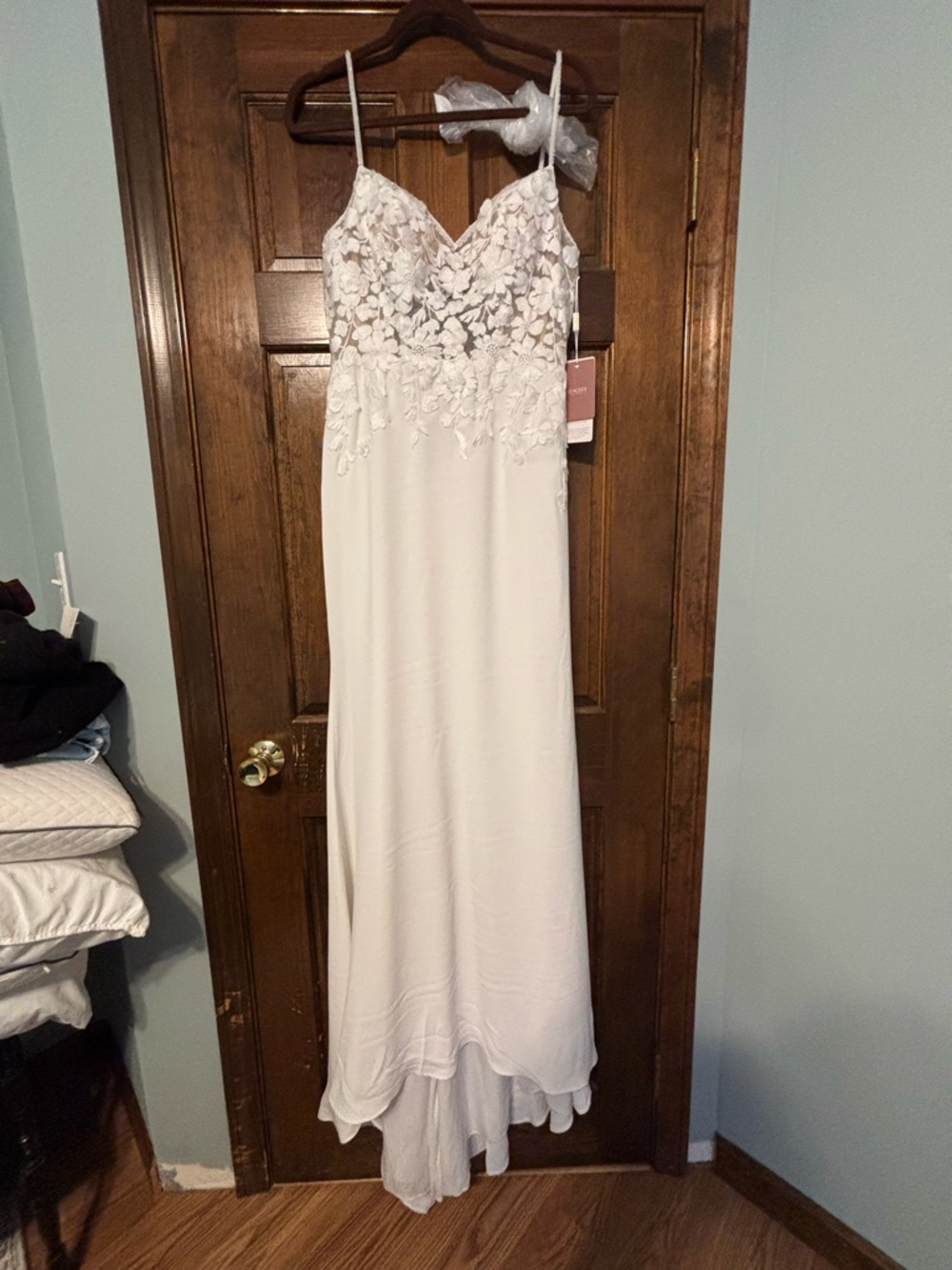 Elegant White Lace Bodice Wedding Dress